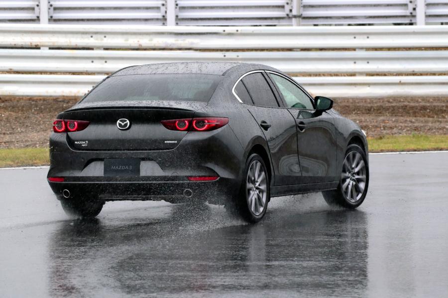  Mazda3 Skyactiv-D AWD Sedan (BP) 2019 года  (JP) (фото 3 из 5)